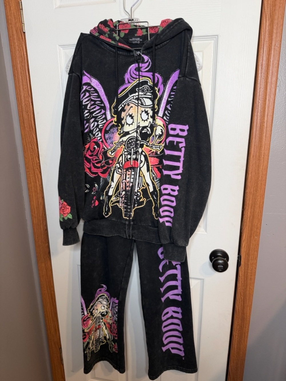 Betty Boop Black Graphic Hoodie & Pants Set - Pink & Red Accents love this